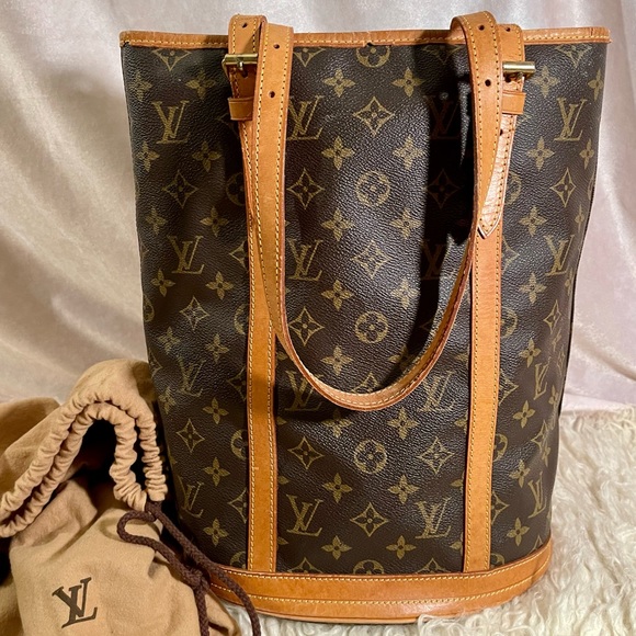 *FLASH SALE* Louis Vuitton Bucket GM Monogram Large Tote Bag - Picture 4 of 16